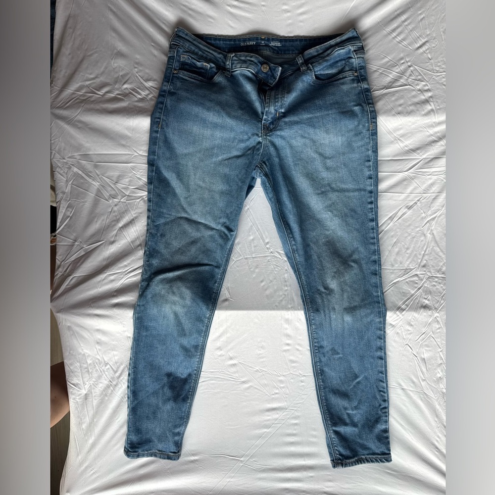 Old Navy Women's Light Blue Mid Rise Rockstar Super Skinny Jeans